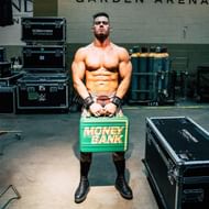 WWE सुपरस्टार थ्योरी ने किया सभी को हैरान